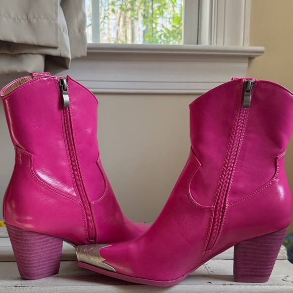 Beast hot pink boots - Picture 9 of 12